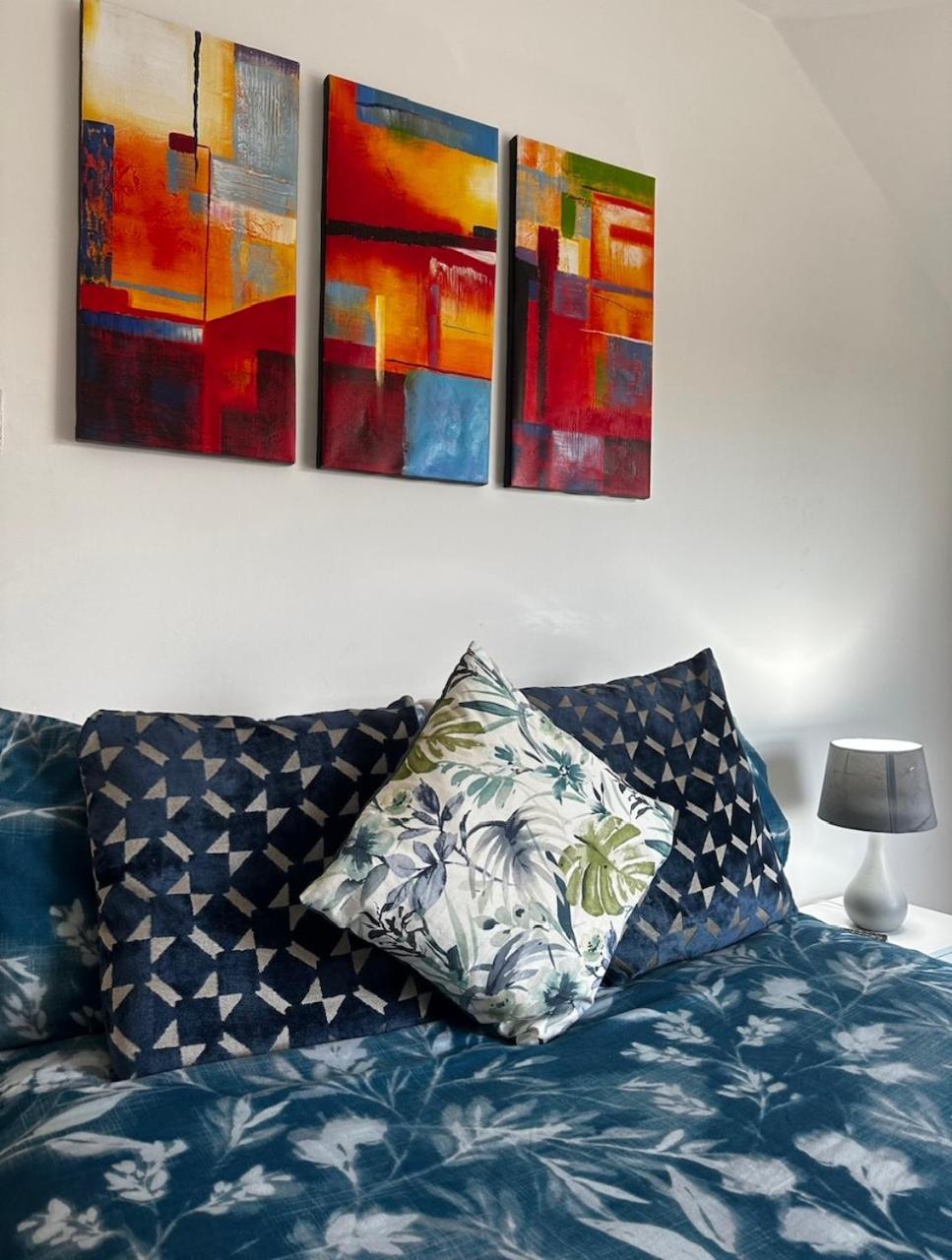 3-Bedroom Flat In The City Centre Next To The River Ness Inverness Eksteriør bilde