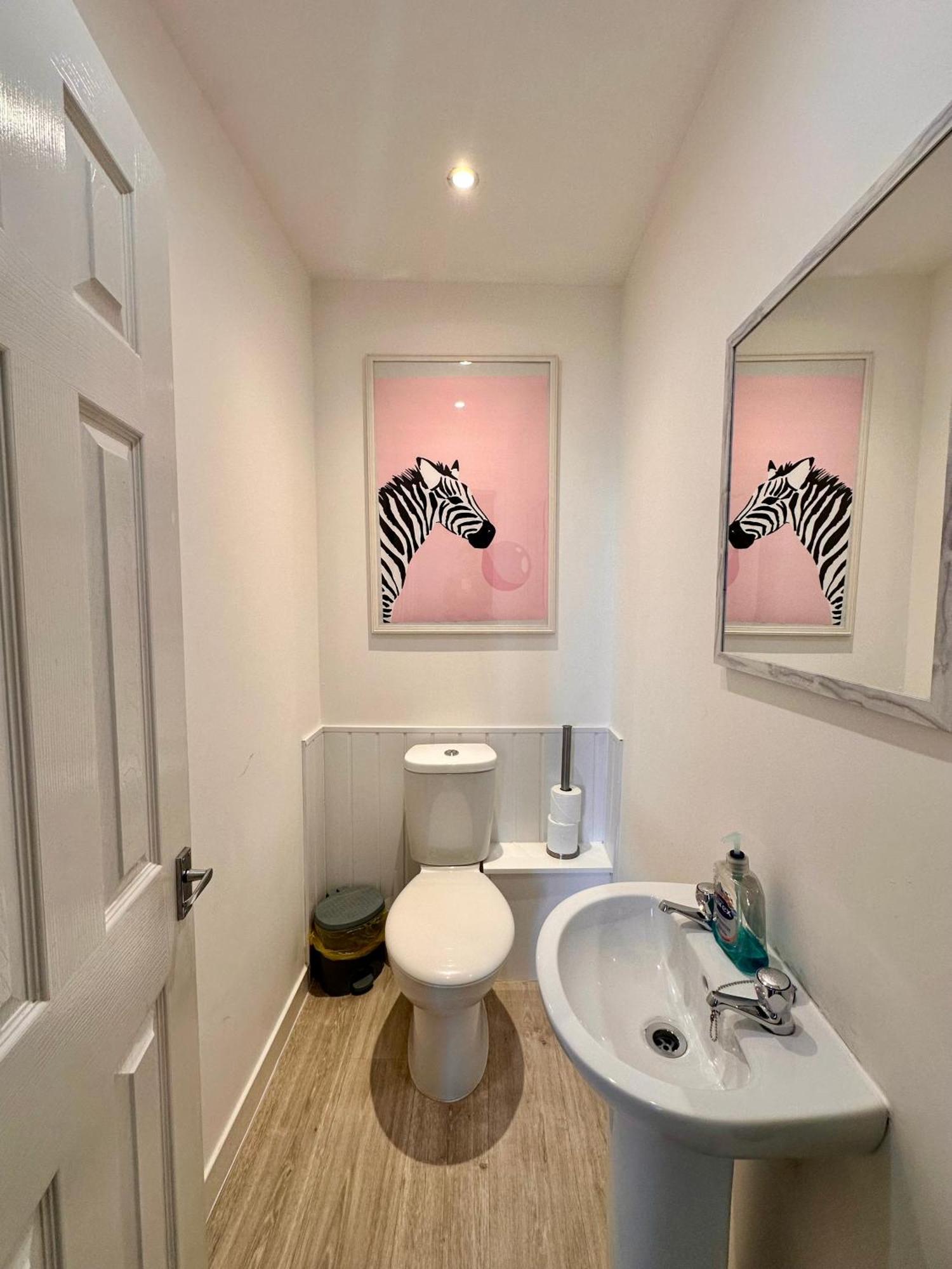 3-Bedroom Flat In The City Centre Next To The River Ness Inverness Eksteriør bilde